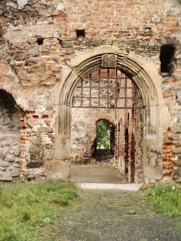 Zbkowice lskie - zamek Frankensteina s001 - PTTK Strzelin