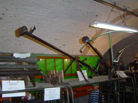 Muzeum Broni - �widnica s069 - PTTK Strzelin