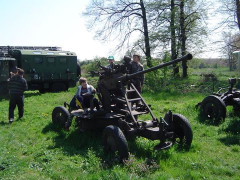 Muzeum Broni - �widnica s110 - PTTK Strzelin