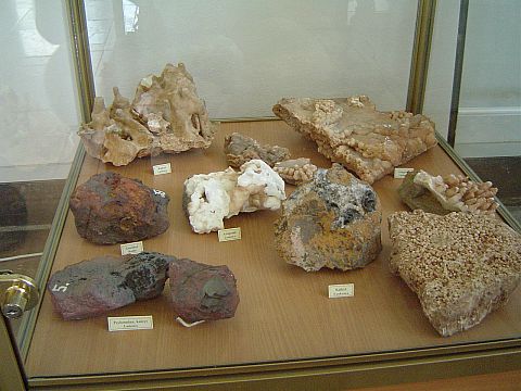 �wi�ty Krzy� - Muzeum Przyrodnicze �wi�tokrzyskiego Parku Narodowego