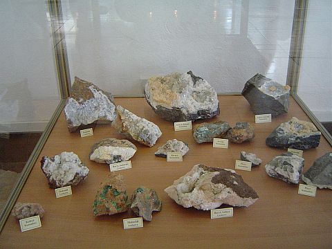 �wi�ty Krzy� - Muzeum Przyrodnicze �wi�tokrzyskiego Parku Narodowego