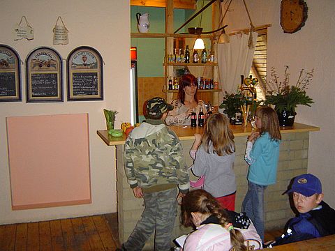 Schronisko PTTK 'Bac�wka pod Tr�jgarbem'