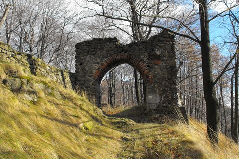 Zamek Nowy Dw�r w G�rach Wa�brzyskich s011 - PTTK Strzelin