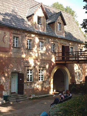 Zag�rze �l�skie - zamek Grodno - budynek bramny