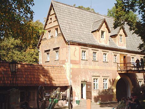 Zag�rze �l�skie - zamek Grodno - zegary s�oneczne