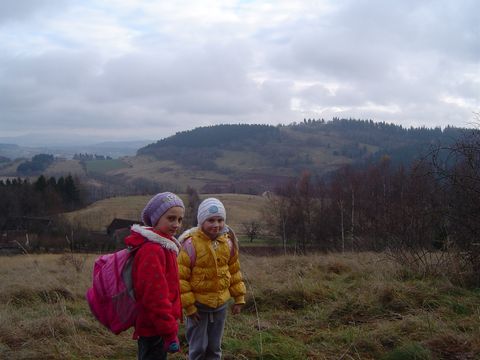 Wzg�rza W�odzickie - w tle G�ra Wszystkich �wi�tych