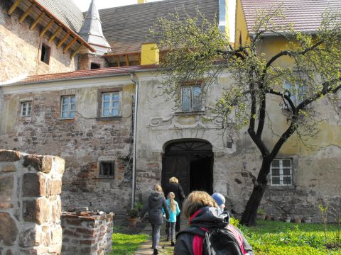 W zamku Kapitanowo - �cinawka �rednia s001 - PTTK Strzelin