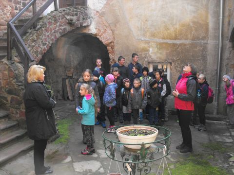 W zamku Kapitanowo - �cinawka �rednia s002 - PTTK Strzelin