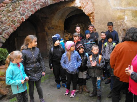 W zamku Kapitanowo - �cinawka �rednia s003 - PTTK Strzelin