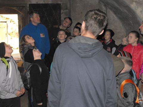 W zamku Kapitanowo - �cinawka �rednia s007 - PTTK Strzelin