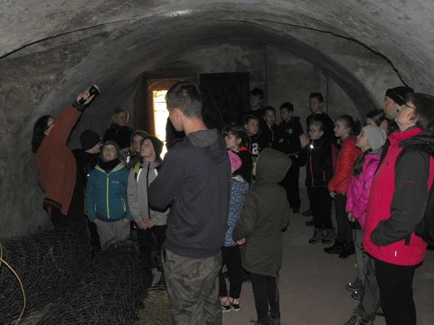 W zamku Kapitanowo - �cinawka �rednia s009 - PTTK Strzelin