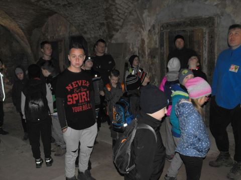 W zamku Kapitanowo - �cinawka �rednia s013 - PTTK Strzelin