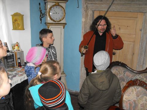 W zamku Kapitanowo - �cinawka �rednia s017 - PTTK Strzelin