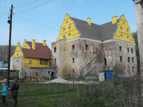 Zamek Kapitanowo w Ścinawce Średniej
 s1 - PTTK Strzelin