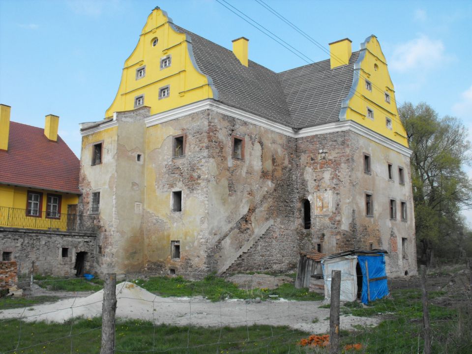 Zamek Kapitanowo w Ścinawce Średniej s003 - PTTK Strzelin