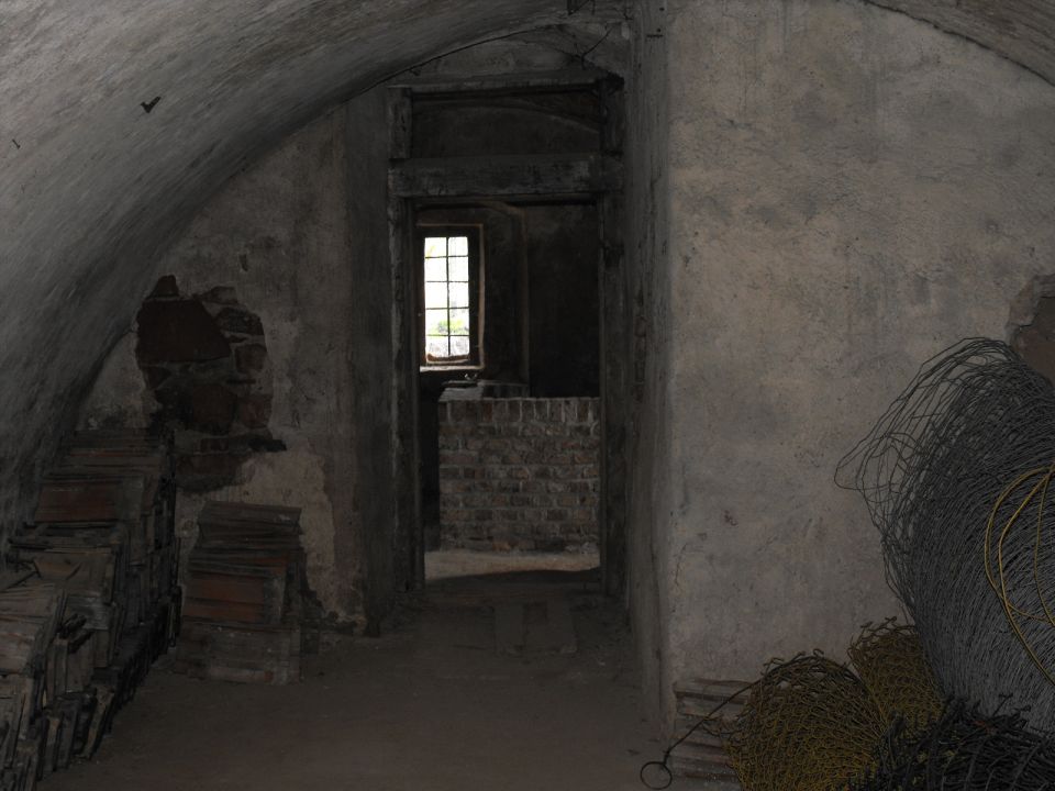 Zamek Kapitanowo w Ścinawce Średniej s003 - PTTK Strzelin