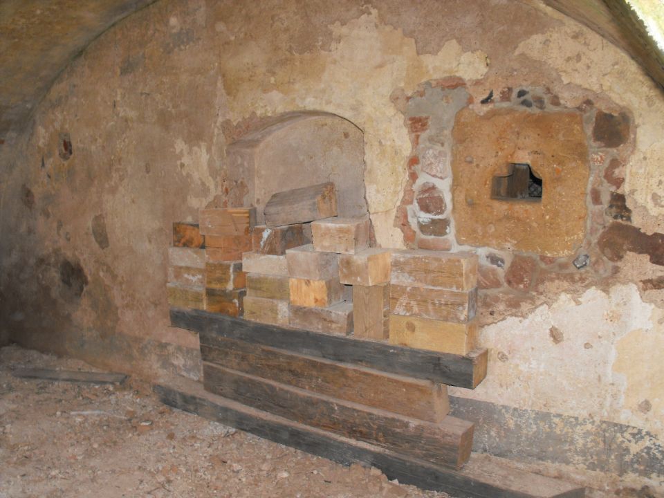 Zamek Kapitanowo w Ścinawce Średniej s003 - PTTK Strzelin