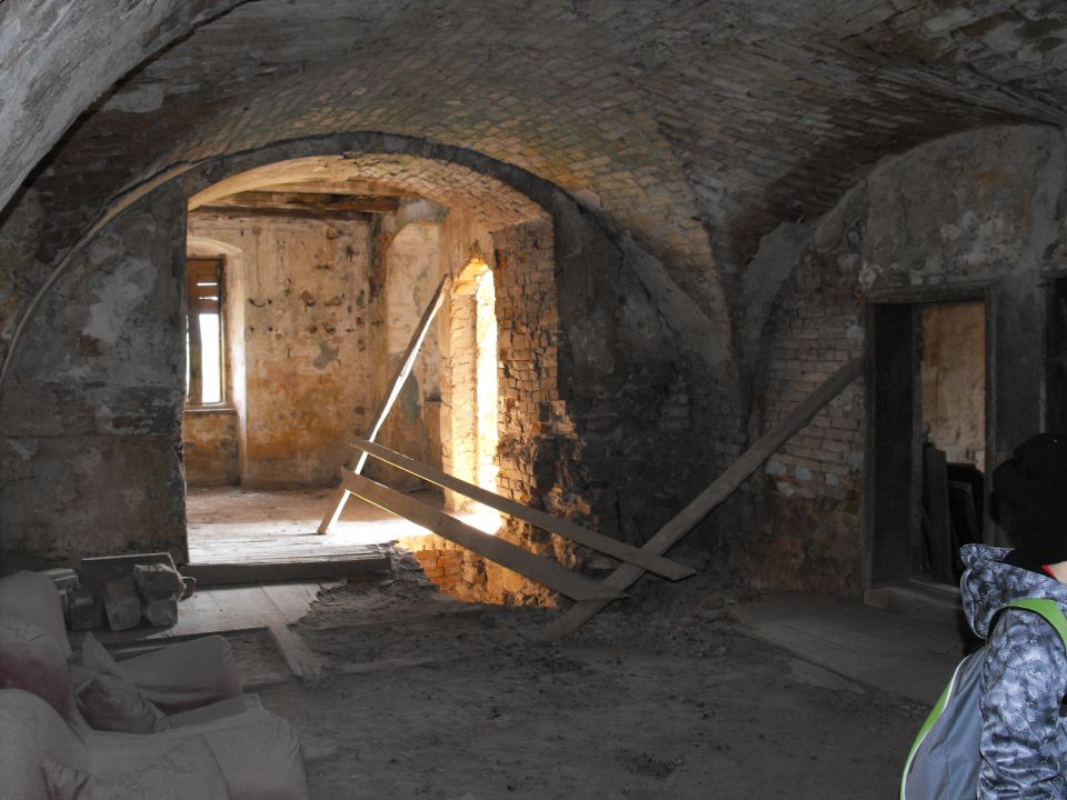 Zamek Kapitanowo w Ścinawce Średniej s003 - PTTK Strzelin