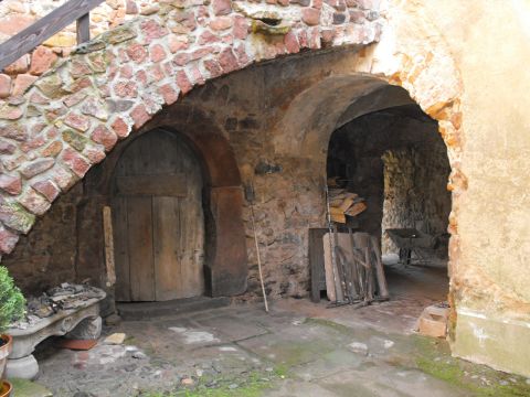 Zamek Kapitanowo w Ścinawce Średniej
 s46 - PTTK Strzelin